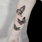 Detailierte 3D Schmetterlinge in Fineline Tattoo gestochen von Mari Rocks im Tattoo-Atelier Tattoohütte Wieslauftal-Remstal bei Schorndorf